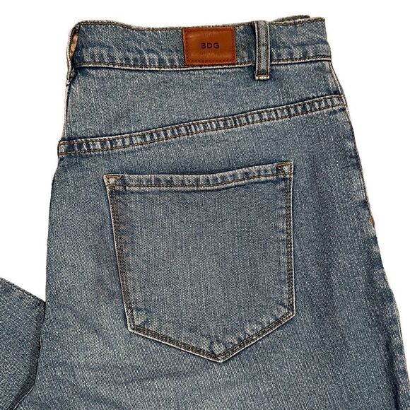 Urban Outfitters BDG The Mom Jean Straight Leg High Rise Blue Denim Jeans 32W - Picture 6 of 11